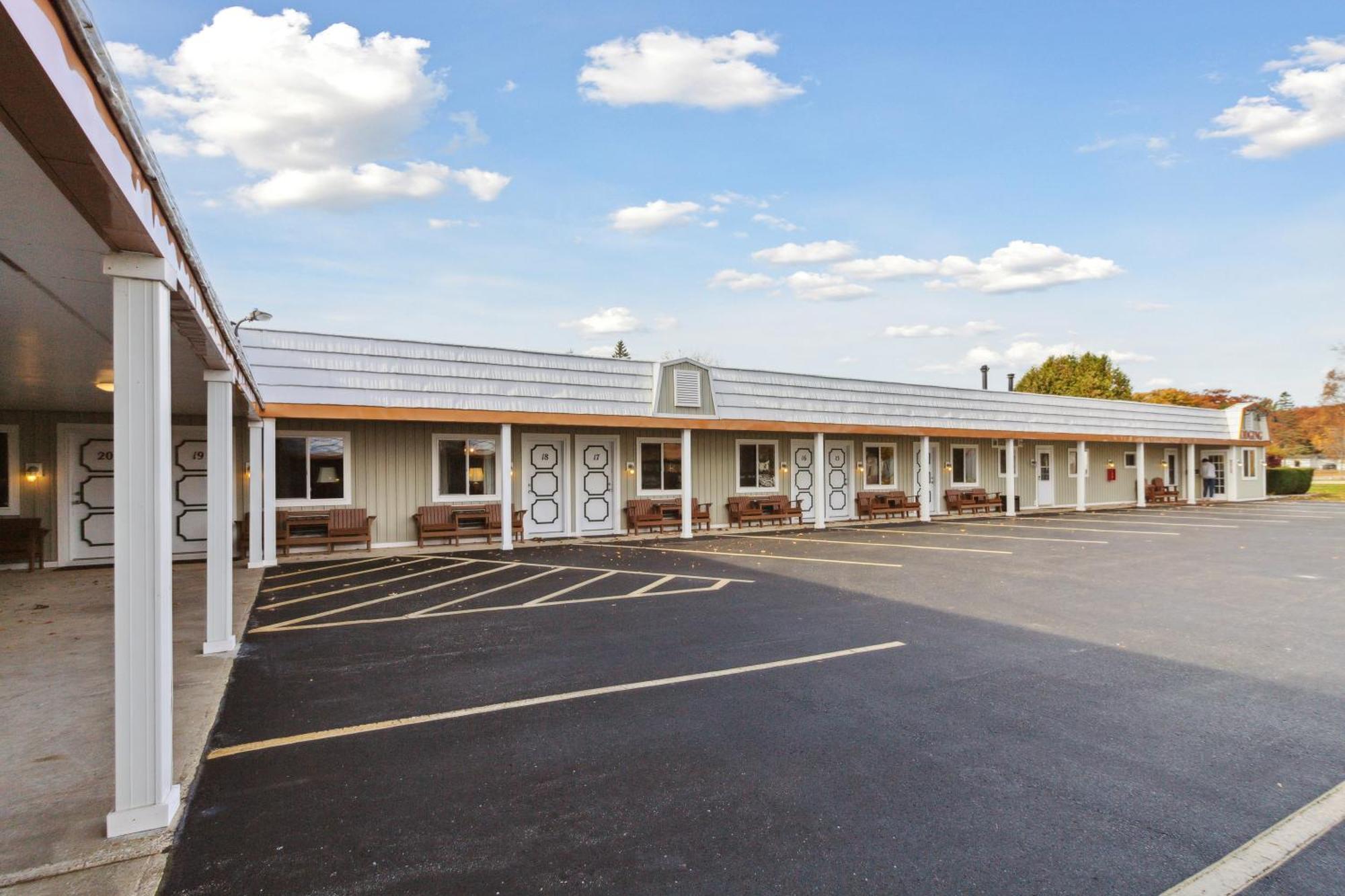 Vindel Motel - Mackinaw City Zewnętrze zdjęcie