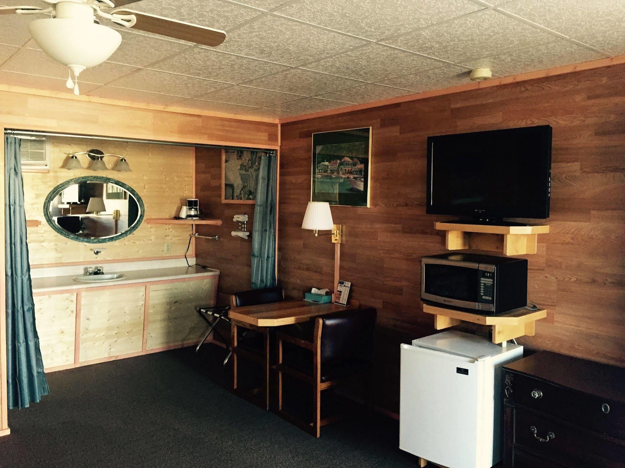 Vindel Motel - Mackinaw City Zewnętrze zdjęcie