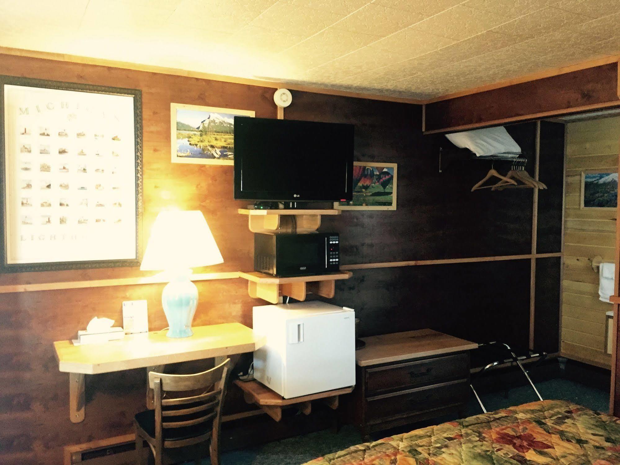 Vindel Motel - Mackinaw City Zewnętrze zdjęcie