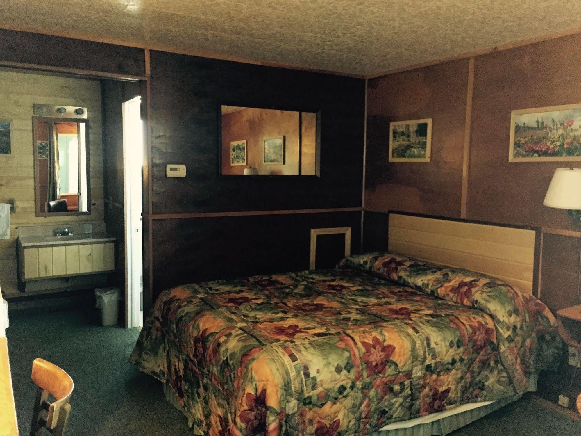 Vindel Motel - Mackinaw City Zewnętrze zdjęcie
